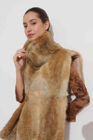 CHALECO DE PELO DE CONEJO CON CUELLO ALTO PC-LLL5893