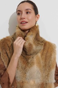 CHALECO DE PELO DE CONEJO CON CUELLO ALTO PC-LLL5893
