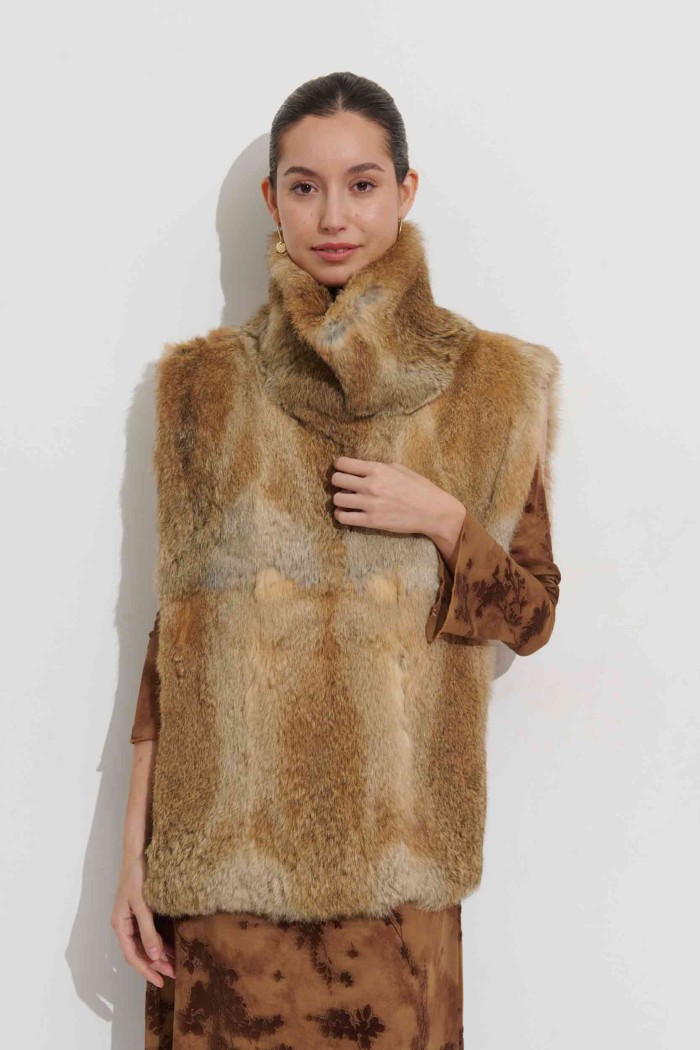 CHALECO DE PELO DE CONEJO CON CUELLO ALTO PC-LLL5893