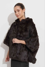 CHAQUETA CORTA CON CAPUCHA DE PELO DE CONEJO PC-LLL5897