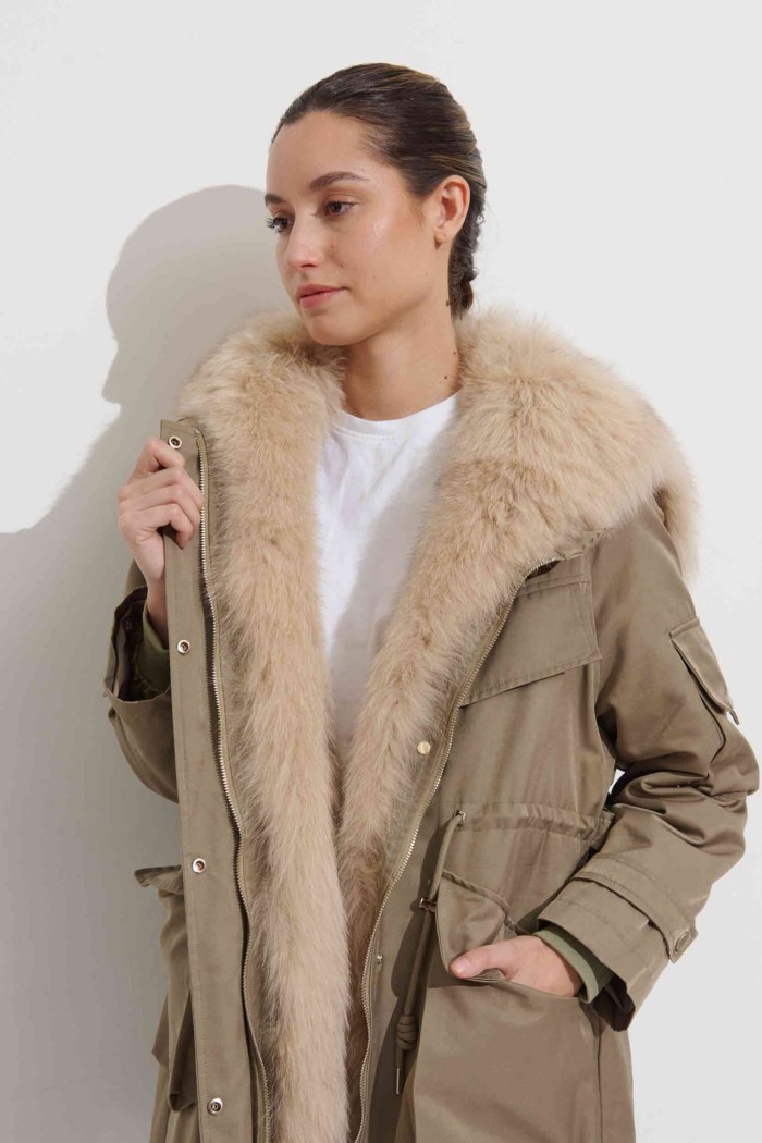 PARKA CON CUELLO DE PELO DE ZORRO PC-LLL5906