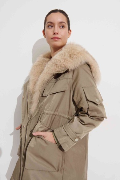 PARKA CON CUELLO DE PELO DE ZORRO PC-LLL5906