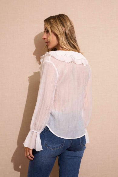 BLUSA BLANCA CON VOLANTES Y MANGA LARGA FBZMA1538