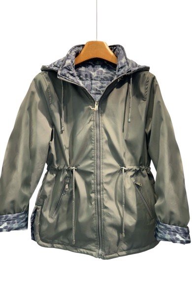 CHAQUETA REVERSIBLE CON CAPUCHA Y ESTAMPADO ANIMAL PRINT TY-Z56005