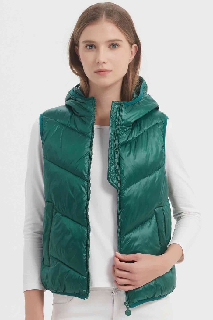 CHALECO ACOLCHADO CON CAPUCHA 6COLORES OBRF2050