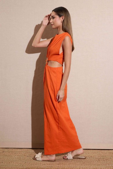 VESTIDO LARGO SIN MANGAS CON CORTE LATERAL Y ARO DECORATIVO COLOR NARANJA FBZMR22281