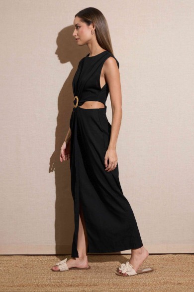 VESTIDO LARGO SIN MANGAS CON CORTE LATERAL Y ARO DECORATIVO COLOR NEGRO FBZMR22197