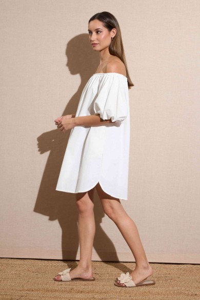 VESTIDO CORTO CON ESCOTE BARCO Y MANGAS ABULLONADAS COLOR BLANCO FBZMR22200