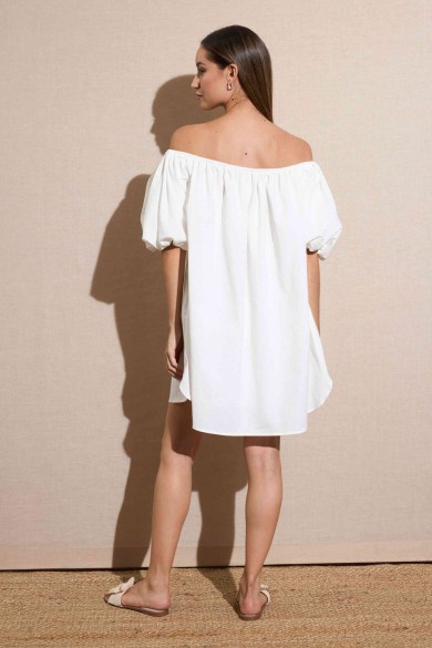 VESTIDO CORTO CON ESCOTE BARCO Y MANGAS ABULLONADAS COLOR BLANCO FBZMR22200