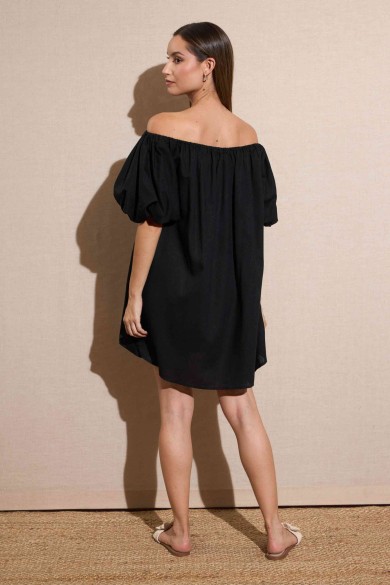 VESTIDO CORTO CON ESCOTE BARCO Y MANGAS ABULLONADAS COLOR NEGRO FBZMR22199