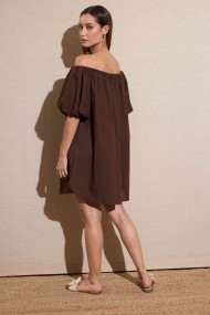 VESTIDO CORTO CON ESCOTE BARCO Y MANGAS ABULLONADAS COLOR CHOCOLATE FBZMR22201