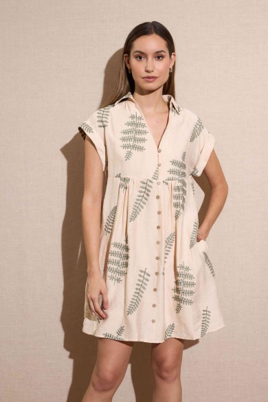 VESTIDO CORTO CON BOTONES Y ESTAMPADO DE HOJAS BEIGE CON VERDE FBZMR22316