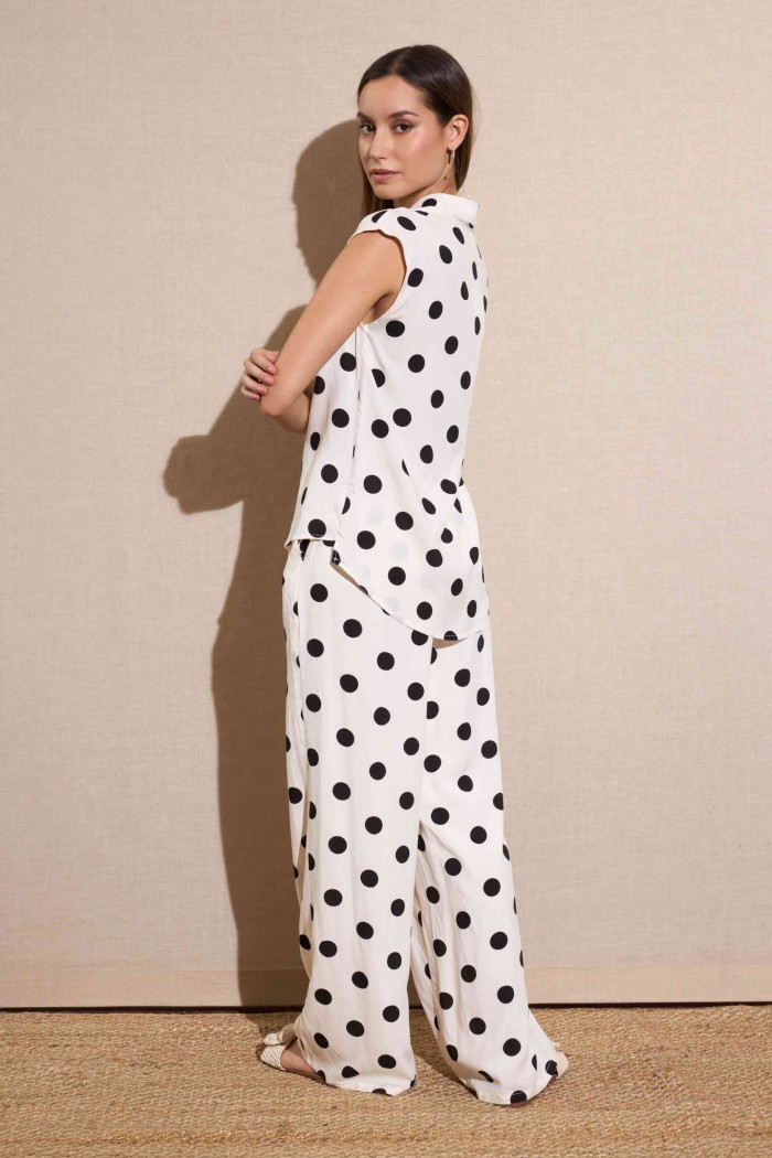CONJUNTO DE CAMISA SIN MANGAS Y PANTALÓN ESTAMPADO DE LUNARES BLANCO/NEGRO FBZMR22373 22367