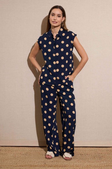 CONJUNTO DE CAMISA SIN MANGAS Y PANTALÓN DE LUNARES AZUL MARINO/BEIGE FBZMR22375 22369