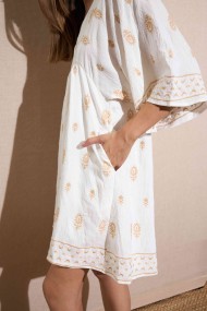 VESTIDO CORTO BORDADO CON MANGAS AMPLIAS BLANCO FBZMR22265