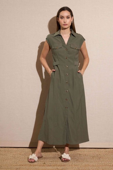 VESTIDO MIDI ESTILO SAFARI CON BOTONES VERDE MILITAR FBZMA1597