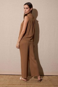 CONJUNTO SIN MANGAS CAMISA YPANTALÓN COLOR CAMEL FBZMR22331 22332
