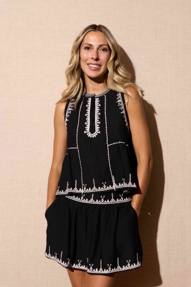 CONJUNTO NEGRO DE ALGODÓN CON BORDADO BLANCO TOP SHORT FBZMR22237/22240