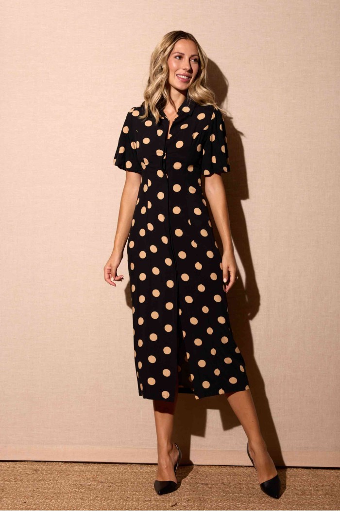 VESTIDO NEGRO DE LUNARES CON MANGA CORTA Y CORTE MIDI FBZMR22295