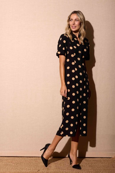 VESTIDO NEGRO DE LUNARES CON MANGA CORTA Y CORTE MIDI FBZMR22295