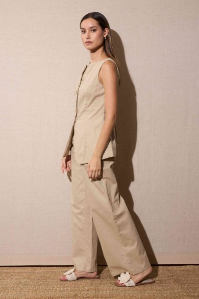 CONJUNTO SIN MANGAS DE CHAQUETA ENTALLADA Y PANTALÓN ANCHO BEIGE FBZMA1586AB