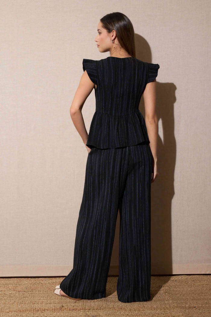 CONJUNTO NEGRO DE CHAQUETA CON BOTONES CHINOS Y PANTALÓN ANCHO FBZMR22163/22160