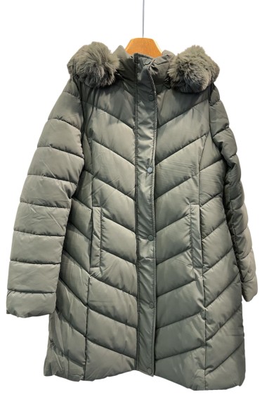 ABRIGO ACOLCHADO VERDE OSCURO CON CAPUCHA Y PELO SINTÉTICO TY-Z56550